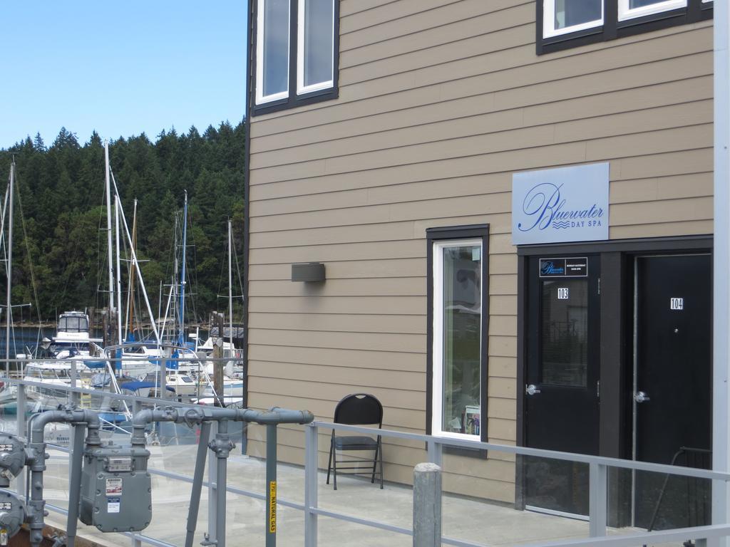 The Marinaside Resort Nanaimo Exterior photo