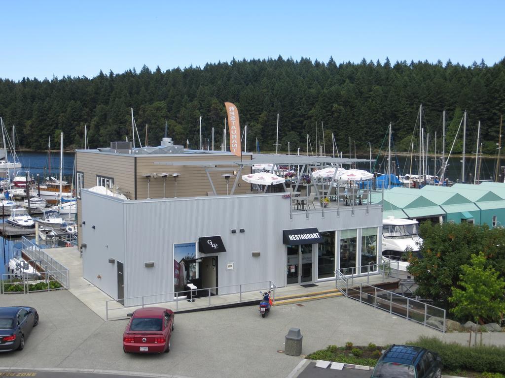 The Marinaside Resort Nanaimo Exterior photo
